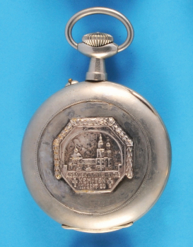 Große Antimagnetique Nickeltaschenuhr mit reliefiertem Medaillon