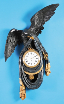 Österreichische Adleruhr mit Ankergang, geschnitztes Holzgehäuse mit Adler,