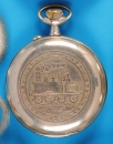 Reliefierte Doxa Motivtaschenuhr, mit Darstellung einer frühen Dampflokomotive