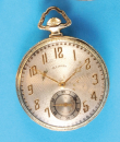 Goldfilled Frackuhr, Illinois Watch Co., mit Streifendekor verziertes Gehäuse