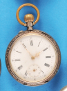 Kleine Silbertaschenuhr mit graviertem Gehäuse,