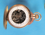 2-seitige Goldtaschenuhr mit 2 Sprungdeckeln, Werkrückseite mit Emailzifferring mit Kalendarium mit Wochentag und Datum,