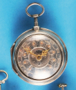 Silberne Spindeltaschenuhr mit Übergehäuse und Champlever- Zifferblatt,