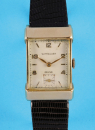 Wittnauer Revue, rechteckige Goldarmbanduhr, 14 ct., cal. 73 Revue, AXA,1940er-Jahre,