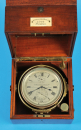 Englisches Schiffs-Chronometer, auf Zifferblatt und Gehäusekartusche signiert H. Hughes & Son, Ltd., London, Nr. 1769,