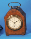 Kleine Lenzkirch-Tischuhr mit Tragbügel und Wecker, um 1900