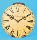 Eisenwanduhr mit Stundenschlag auf Glocke,